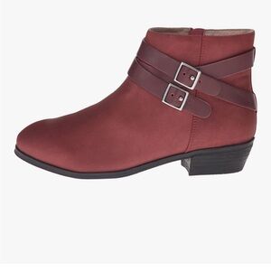 NWT Softwalk women’s Rancho Boots, size 5.5 medium, no box